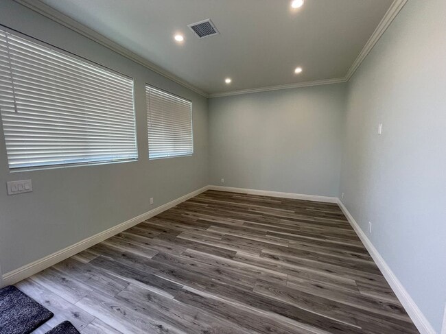 Photo - 7431 Warren Cir