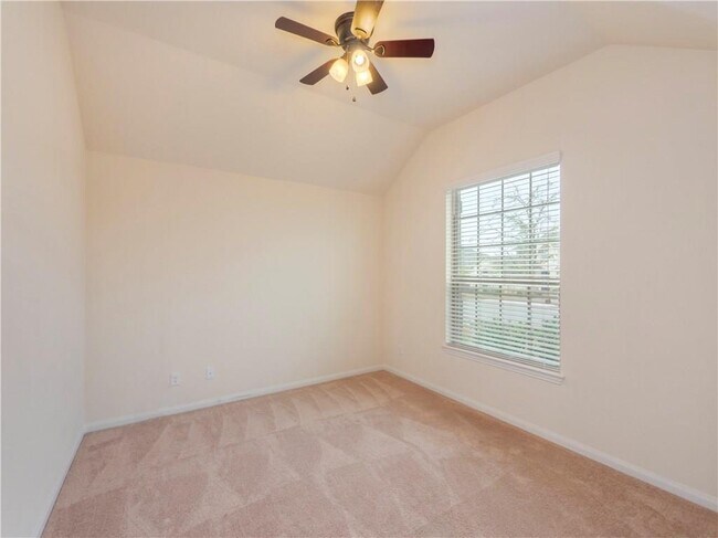 Photo - 221 Tinto St