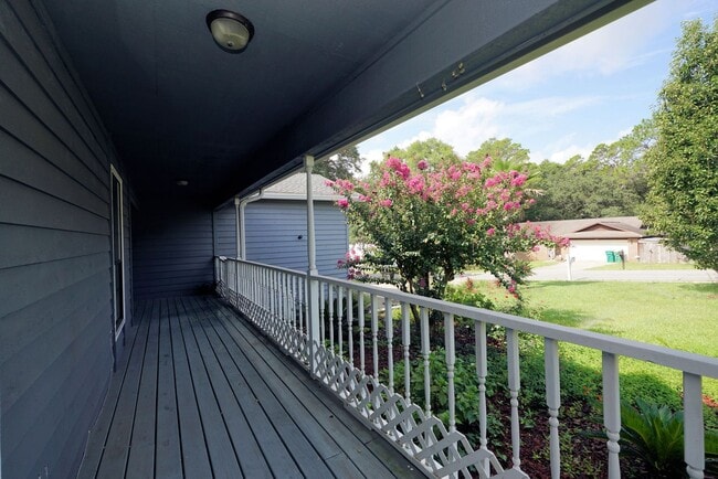 Photo - 504 Miller Ln