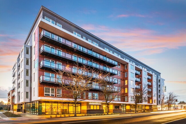 Exterior Building - Green Leaf Jasper Apartments