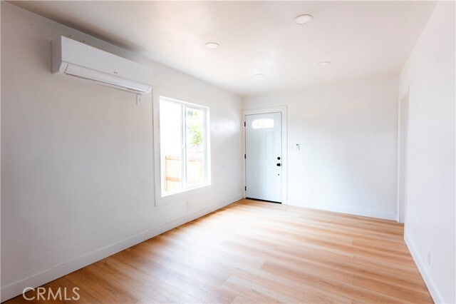 Photo - 784 E Walton St