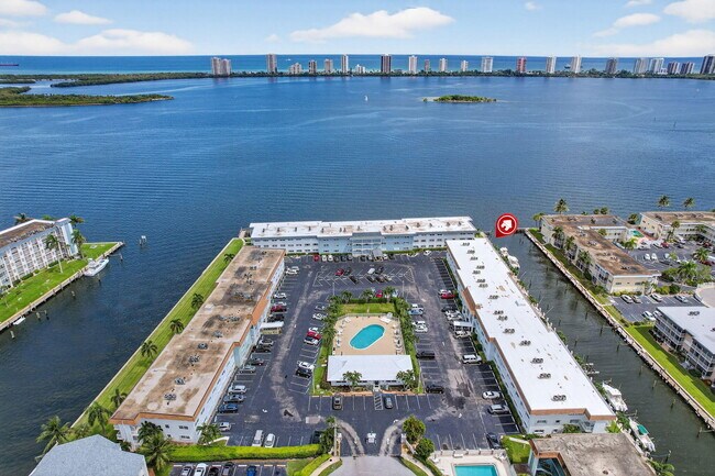 Building Photo - 110 Shore Ct Unit 301 Rental