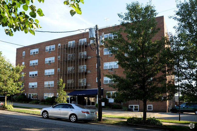 Building Photo - Aycrigg Manor Rental