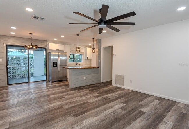 Photo - 6440 Greylynne St