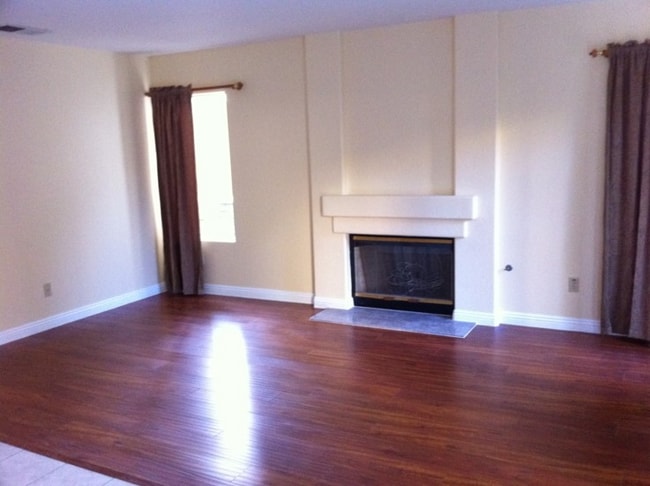 Photo - 739 Avenida Abeja