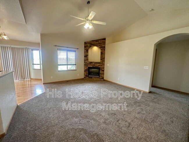 Photo - 208 Whitney Bay