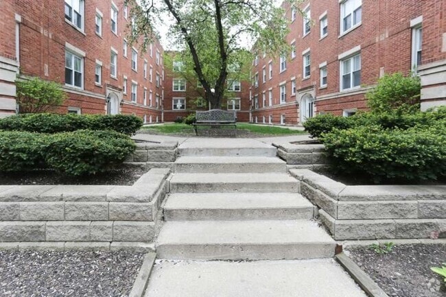 Building Photo - 952 W Cornelia Ave Unit C3 Rental