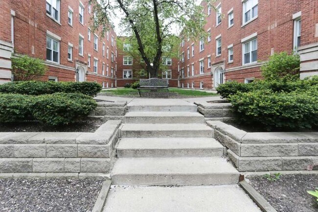 Photo - 952 W Cornelia Ave Condo Unit C3