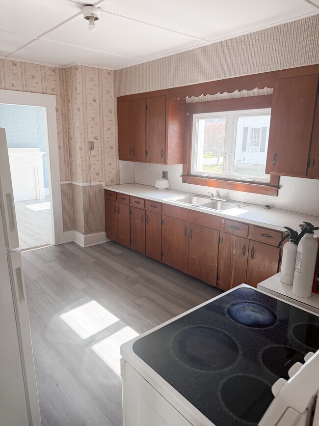 Building Photo - 47Church St-