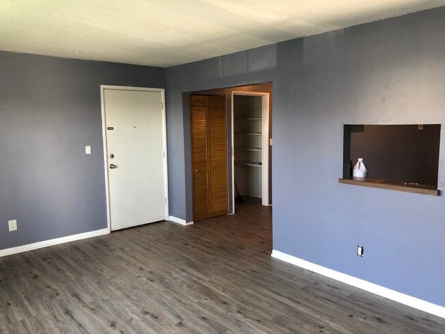 Photo - 1120 E 6th St apt 3