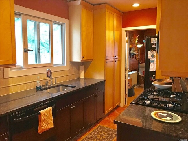515 Bayberry Walk