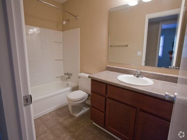 Baño - Northwoods Apartments