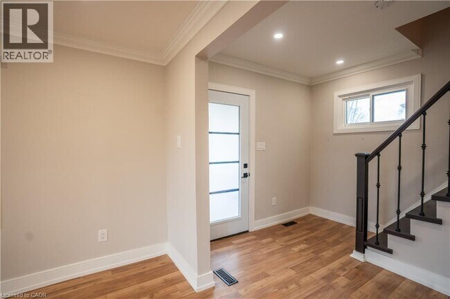 Photo - 793 Steele St