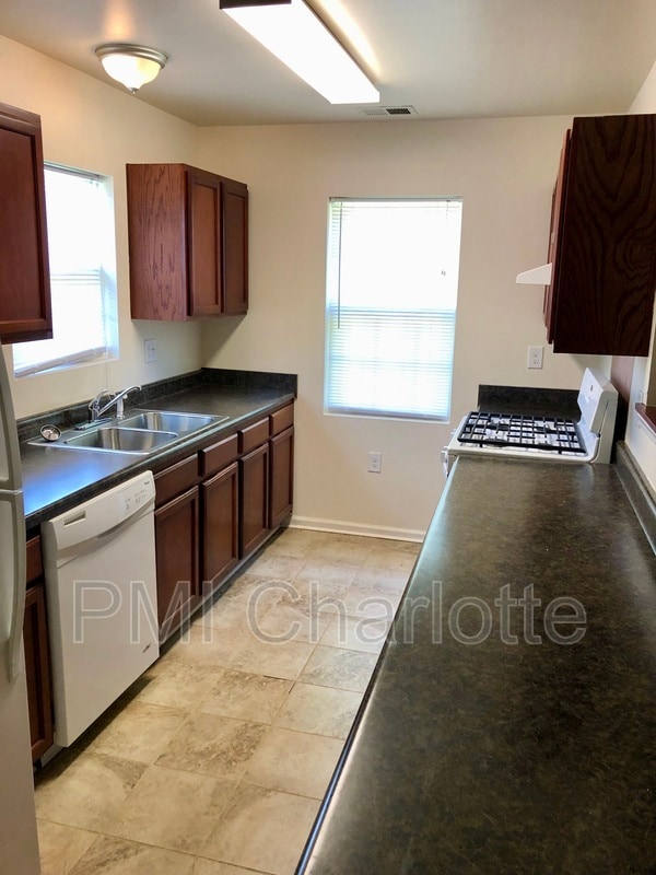 Photo - 20241 Railroad St