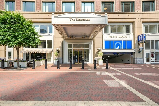 Building Photo - 10 Rowes Wharf Unit 1201 Rental