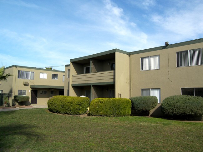 Emerald Estates Apartments