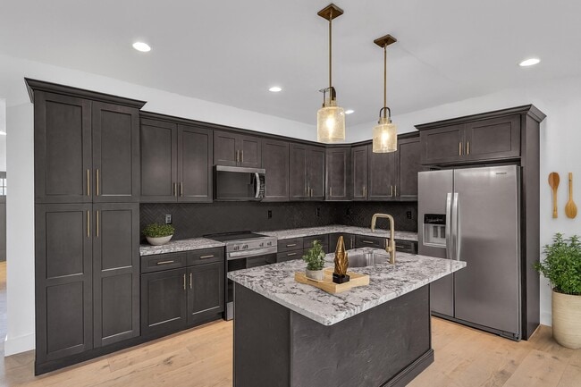 Photo - 252 River Valley Cir