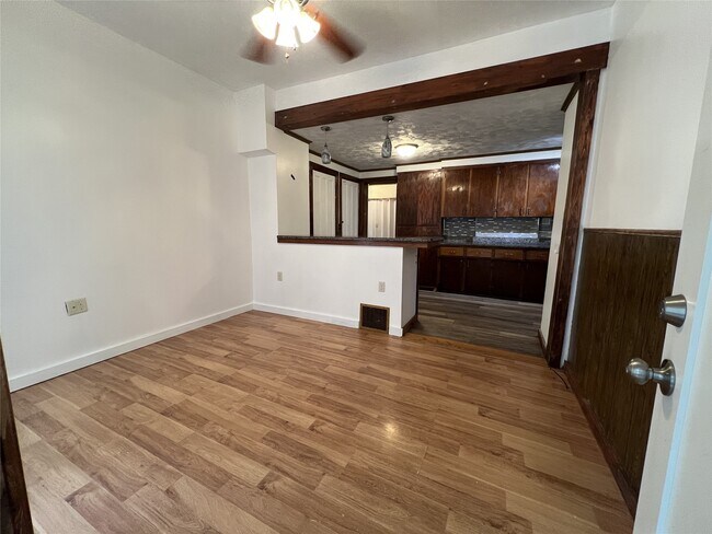 Photo - 6 Carlton St Unit 1
