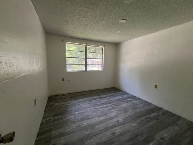 Photo - REMODELED 1 Bedroom, 1 Bathroom Brick Apartment (ask about our move in special!) Unit 811 McGee Street NE Live Oak 32064