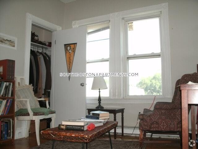 Building Photo - 1175 Boylston St Unit 3 Rental