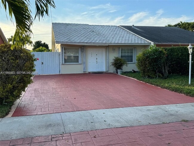 Building Photo - 842 SW 89th Ave Unit B