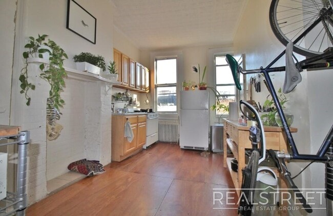 Photo - Spacious 1.5 BED in Bushwick/East Williamsburg Unit 3L