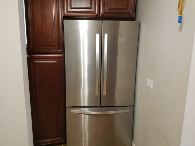 Kitchen - 1265 W Columbia Ave Unit 2