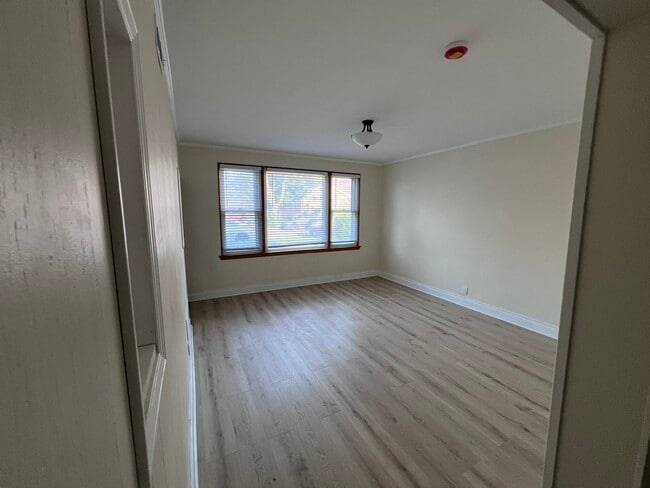 Photo - 5104 S Kilpatrick Ave Casa