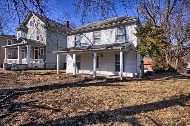 Photo - 457 E Vandalia St Apartment Unit B