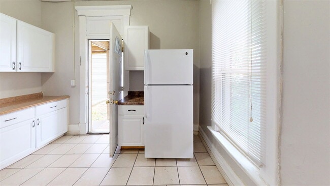 206 W 8th Ave