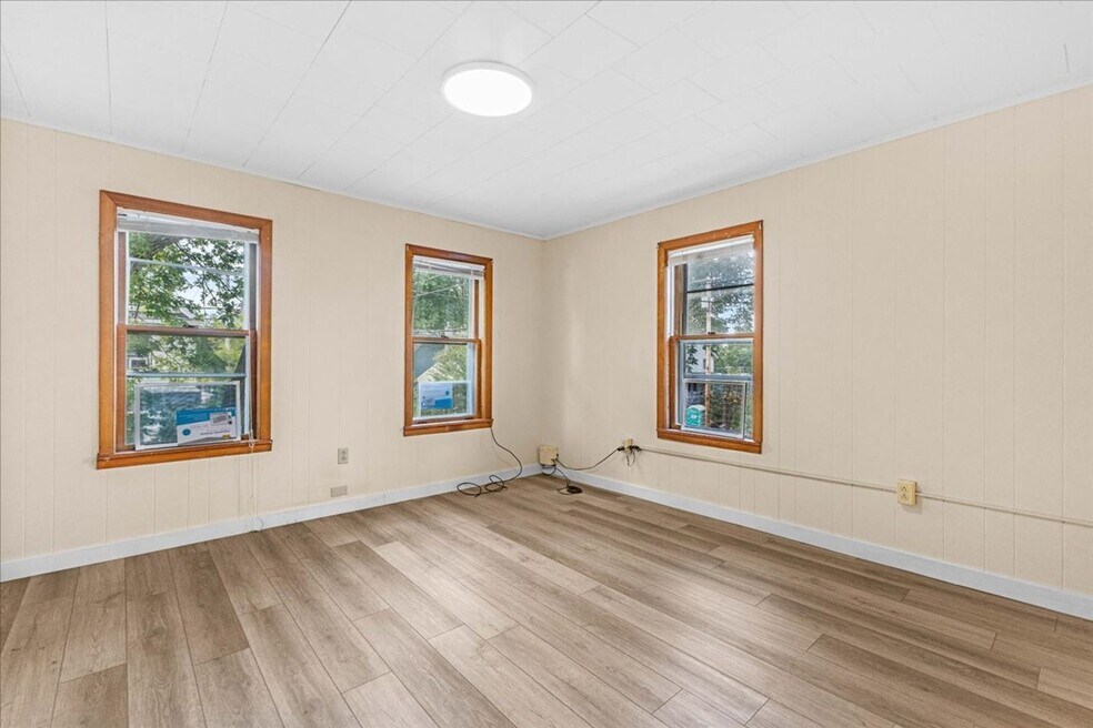 50-52-52 Howard St Unit 50 Howard St - Private Room for Rent