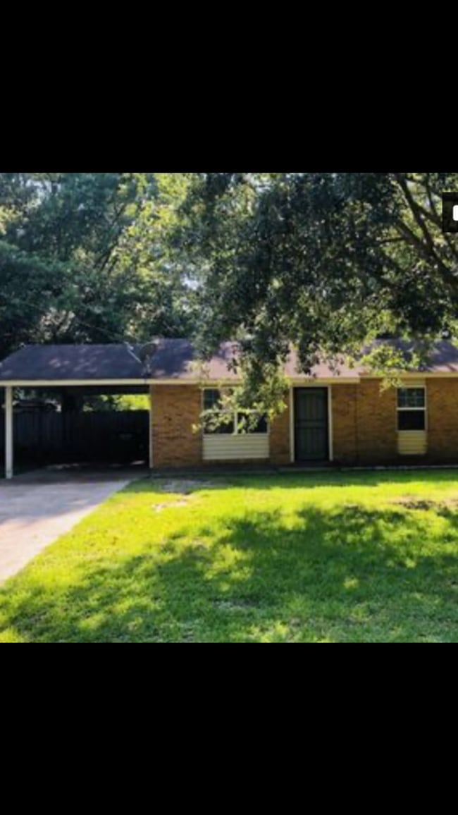 Photo - 2307 Fernwood St