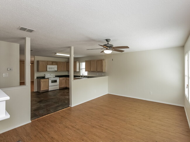 Photo - 8804 Seven Oaks Ln