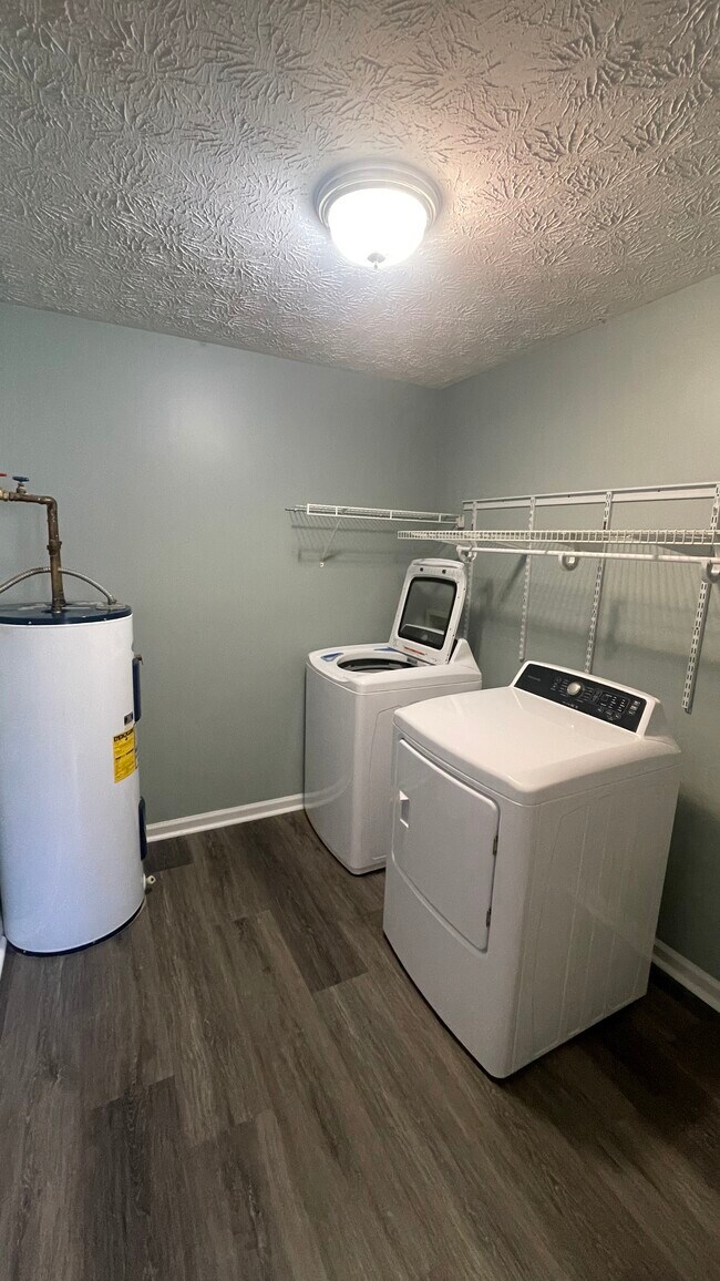 Photo - 629 W 16th St