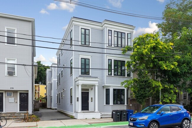 Building Photo - 308 Beacon St Unit 2 Rental