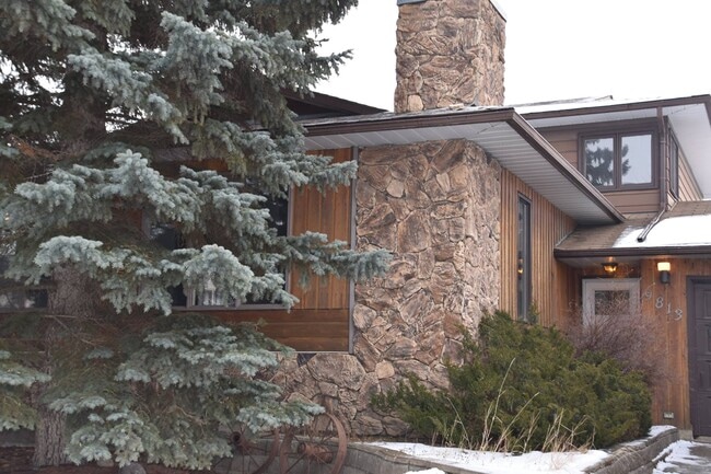 Photo - 9813-9875 75 Ave