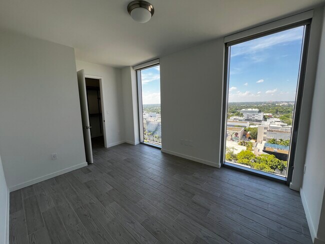 Photo - 208 NE 35th Ter Unidad C1