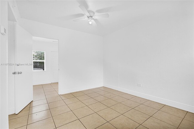 Photo - 1960 SW 41st Ave Unit 4