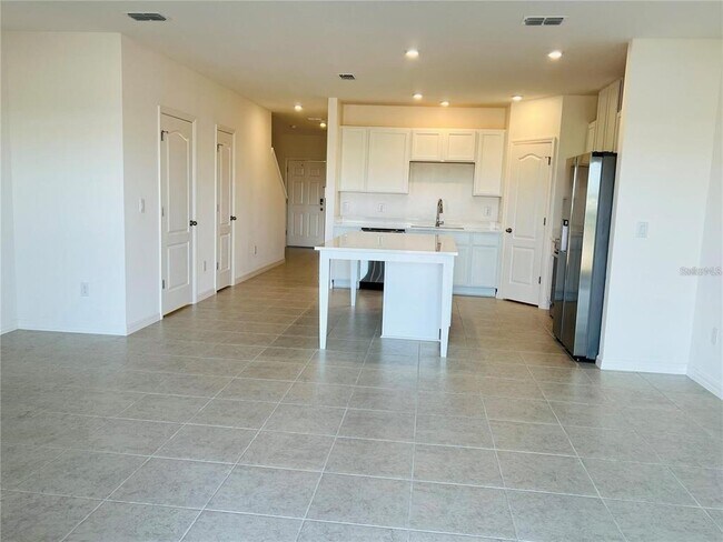 Photo - 32095 Pond Apple Bnd