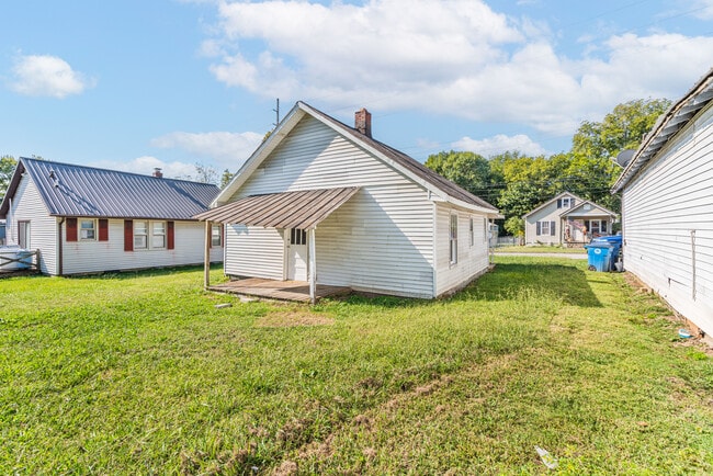 Photo - 403 McKenna St