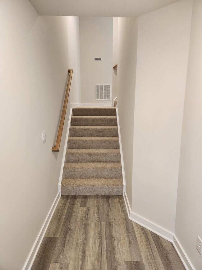 Photo - 693 Olivia St