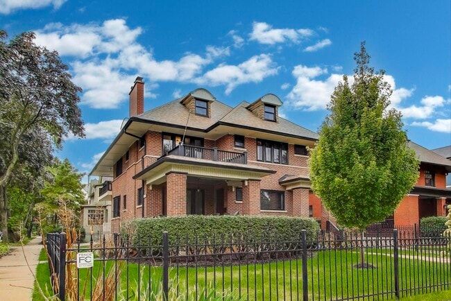 Photo - 1601 W Touhy Ave