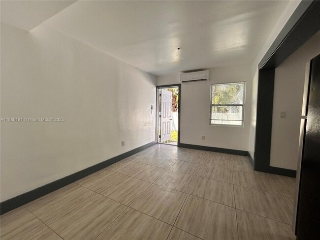 Photo - 1928 Wilson St Unit 3