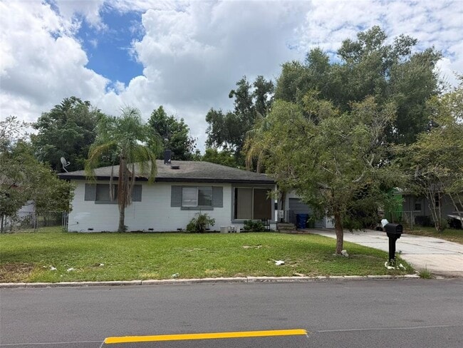 516 Ave F SE