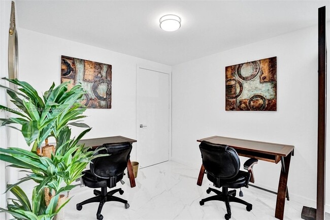 Photo - 488 NE 18th St Unidad 208