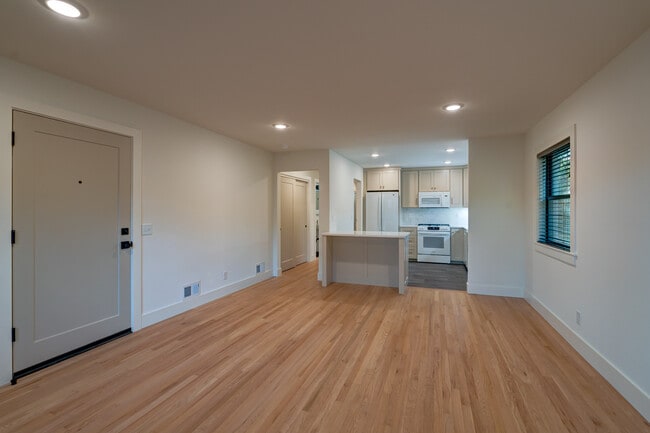 Photo - 405 Presidential Ln Unidad #3