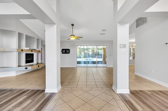 Photo - 4429 Southminster Cir