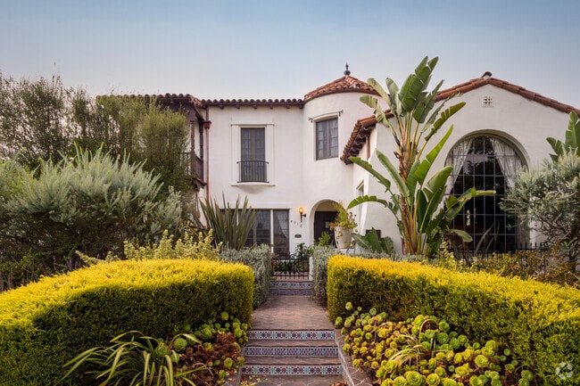 Building Photo - 4918 Angeles Vista Blvd Rental