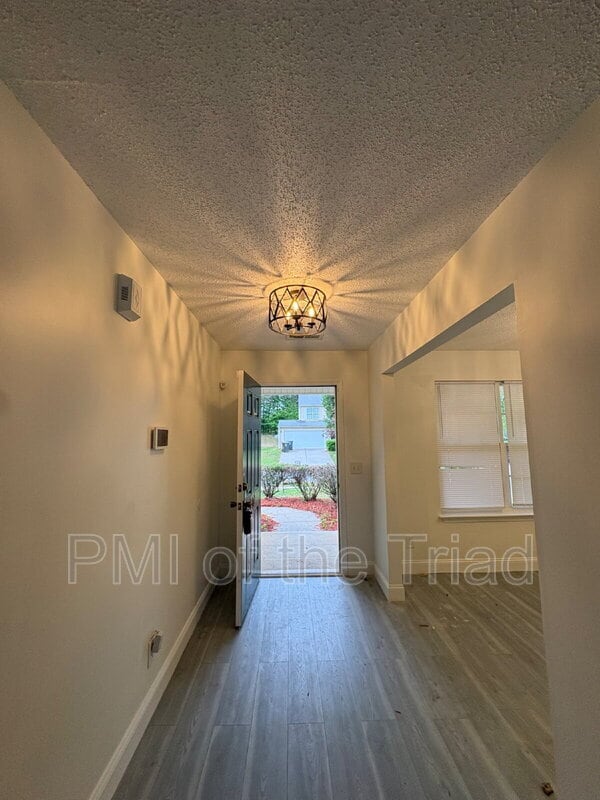 Photo - 202 Kinnley Ct