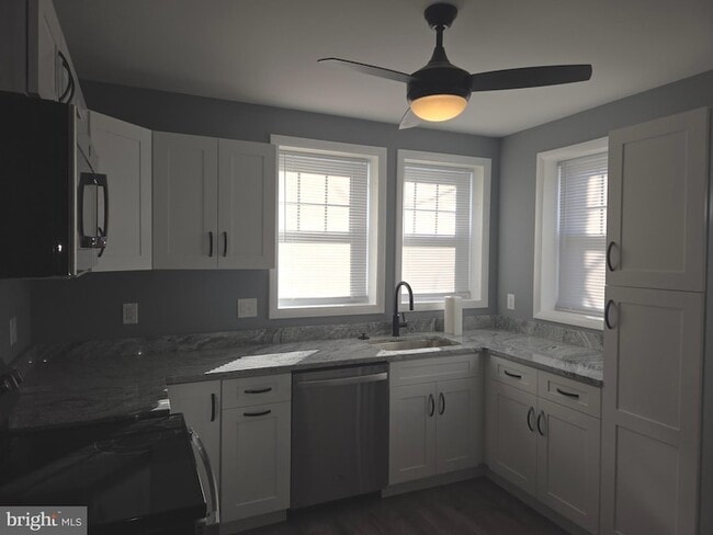 Photo - 2911 Markley Ave